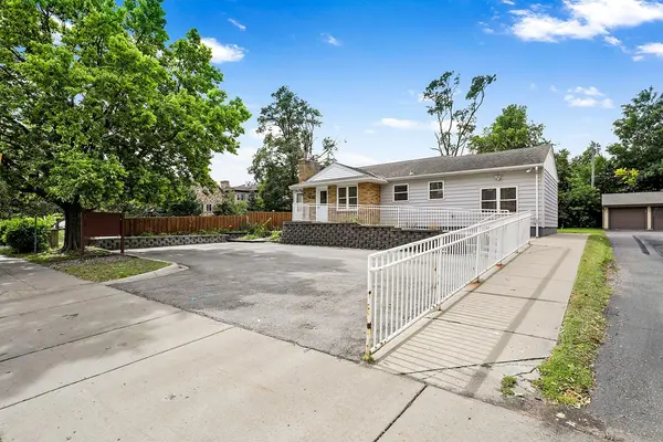 3821 W Broadway AVE, Robbinsdale, MN 55422