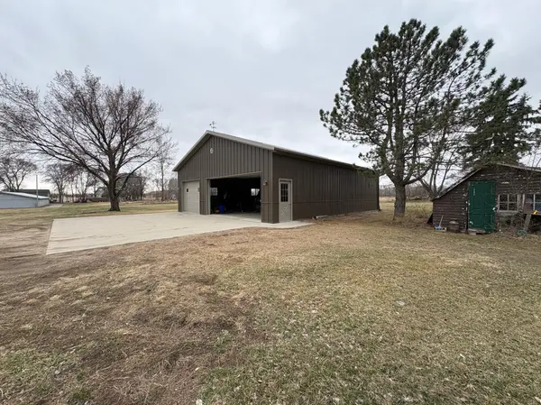 237 S Paul ST, Appleton, MN 56208