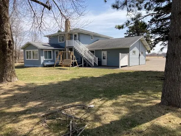 693 Stearns AVE E, Eden Valley, MN 55329