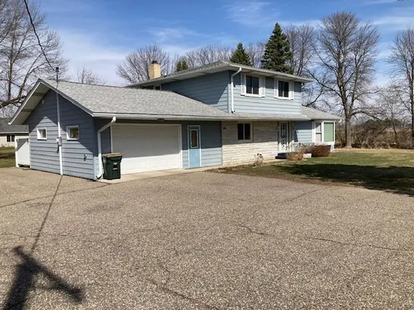 693 Stearns AVE E, Eden Valley, MN 55329