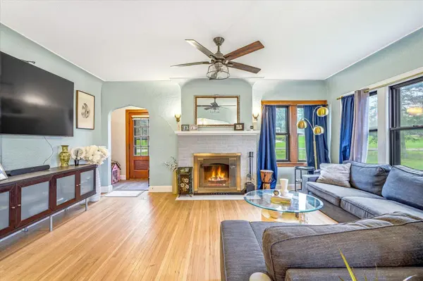 2533 Snelling Curve, Roseville, MN 55113