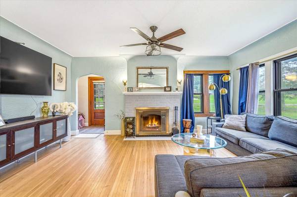 2533 Snelling Curve, Roseville, MN 55113