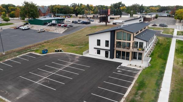 403 3rd AVE E #Suite 3, Alexandria, MN 56308