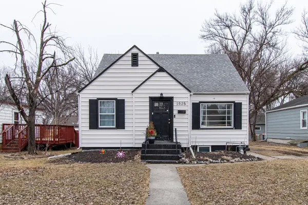1525 10th ST N, Fargo, ND 58102