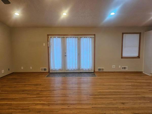 1209 Pearson Pkwy N, Brooklyn Park, MN 55444