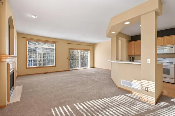 2310 Eagle Trace LN, Woodbury, MN 55129