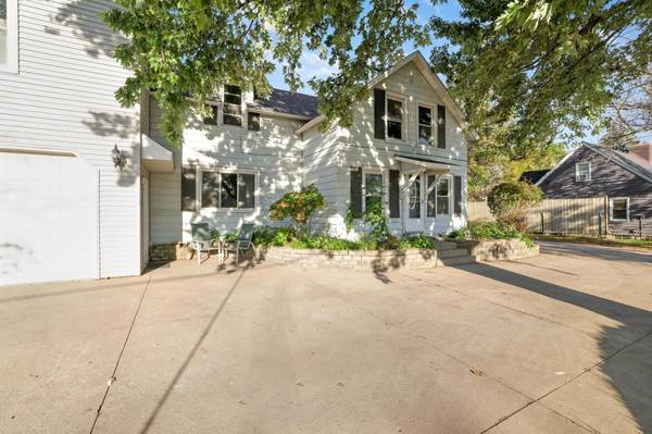 412 Prairie AVE, Faribault, MN 55021