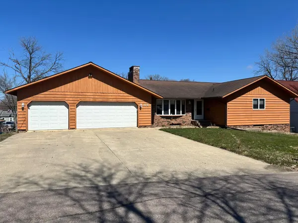 114 Oak Ridge RD, Fairmont, MN 56031