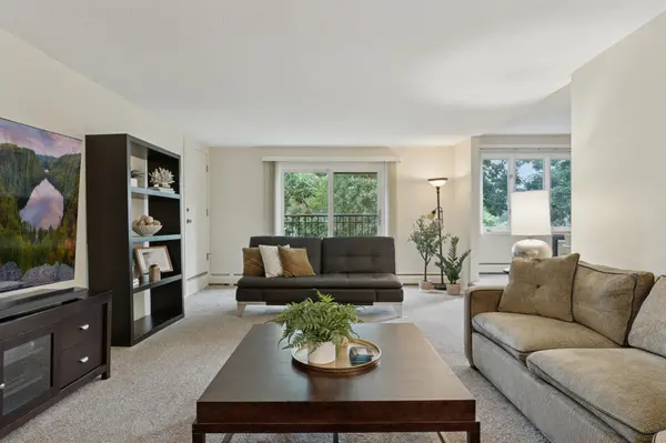 3412 Oak Ridge RD #211, Minnetonka, MN 55305