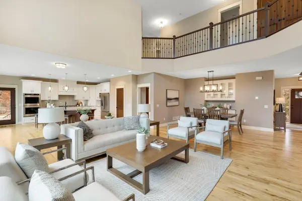 18928 Katrine CT, Lakeville, MN 55044