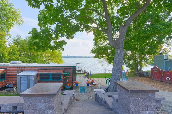 1701 N Shore DR, Waverly, MN 55390