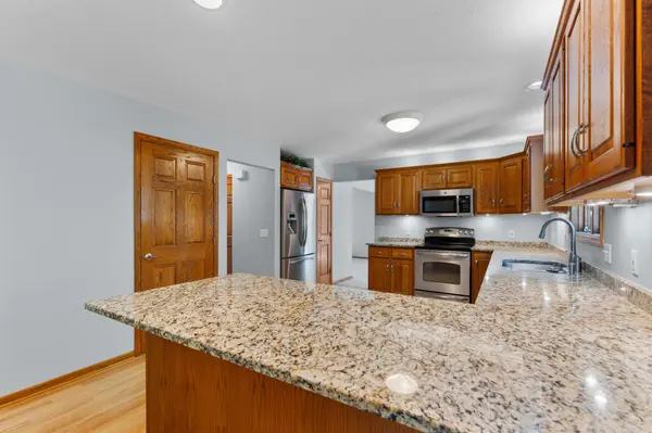 2217 Baihly Summit DR SW, Rochester, MN 55902