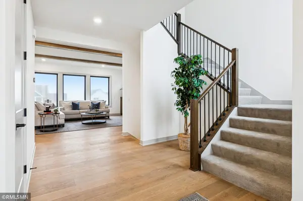 5042 Airlake Draw, Woodbury, MN 55129