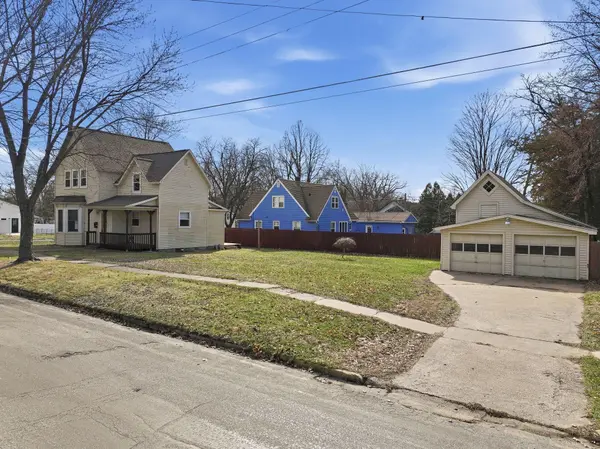 921 11th ST E, Menomonie, WI 54751