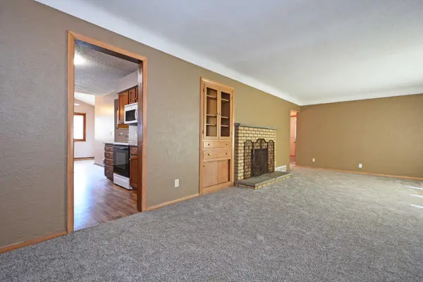 1483 3rd ST E, Saint Paul, MN 55106