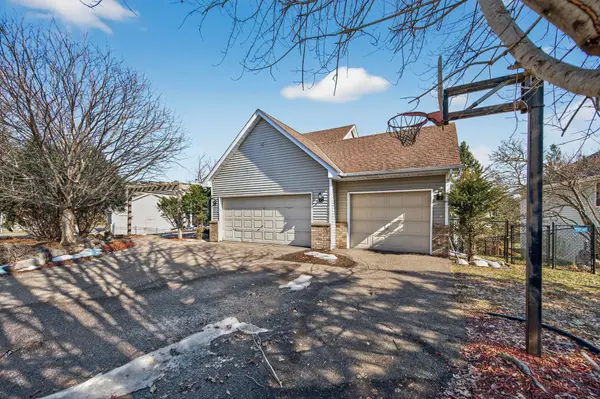 2970 Western AVE N, Roseville, MN 55113