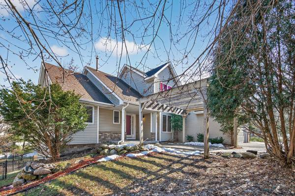 2970 Western AVE N, Roseville, MN 55113