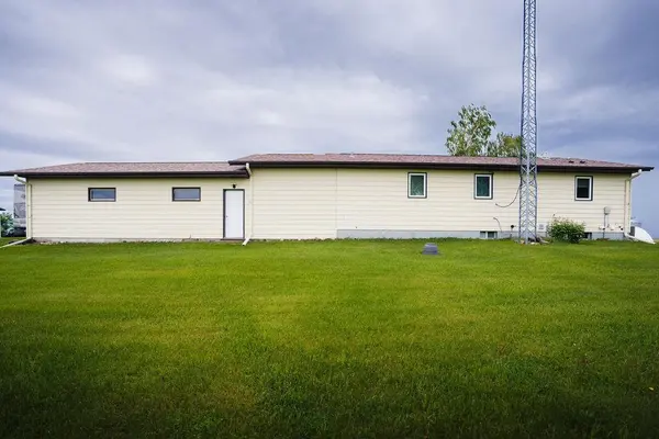 3853 91st AVE SE, Jamestown, ND 58401