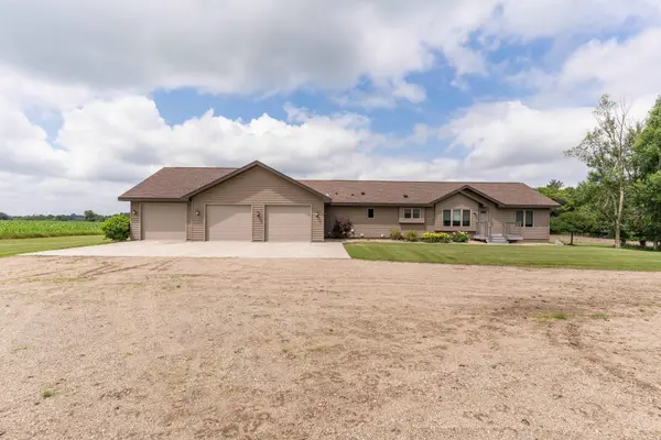6432 Botzet RD NE, Nelson, MN 56355