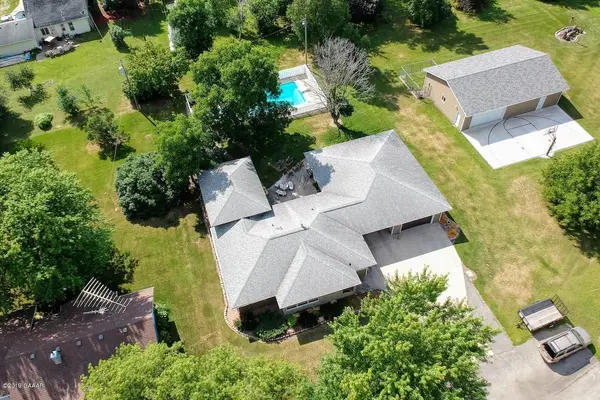 404 S Clayborn AVE, Parkers Prairie, MN 56361
