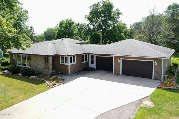 404 S Clayborn AVE, Parkers Prairie, MN 56361