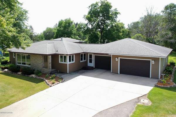 404 S Clayborn AVE, Parkers Prairie, MN 56361