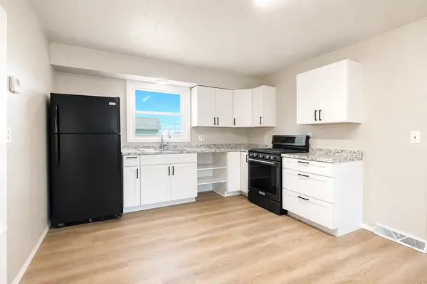 245 3rd AVE SE, Wells, MN 56097