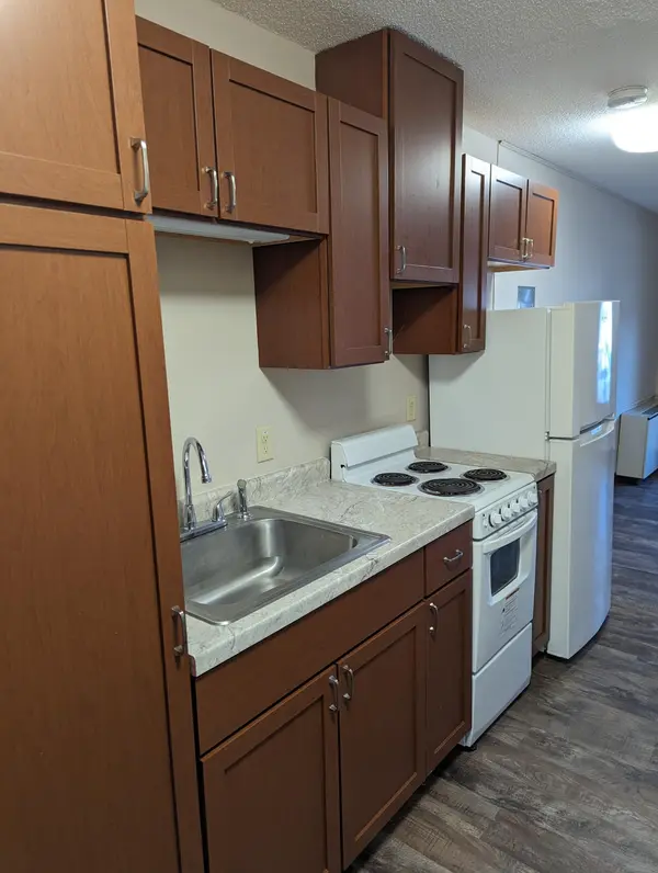 200 S 4th ST #21, Marshall, MN 56258