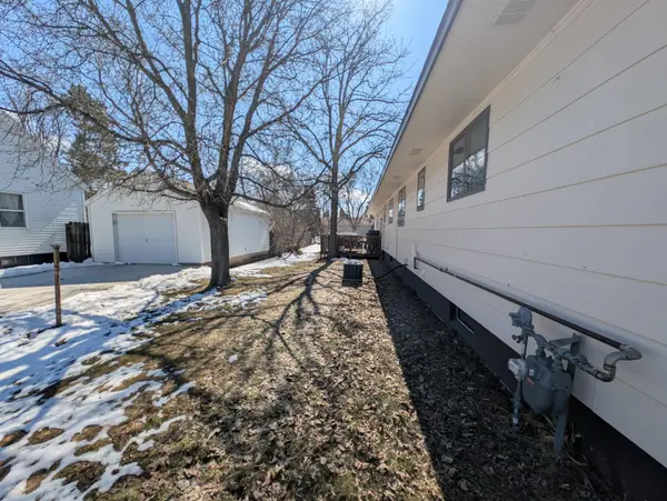 411 6th AVE SW, Perham, MN 56573
