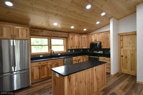 1616 130 AVE, New Richmond, WI 54017