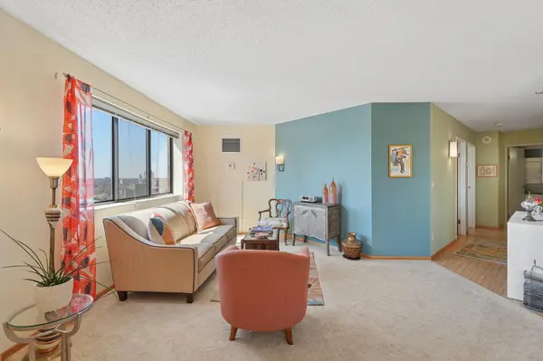 78 10th ST E #2702, Saint Paul, MN 55101
