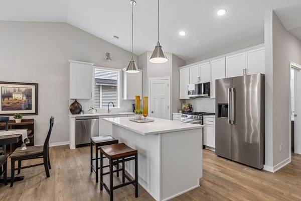 9169 62nd ST S, Cottage Grove, MN 55016