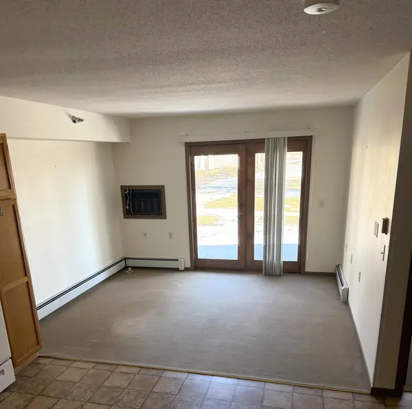 611 Main ST S #202, Renville, MN 56284