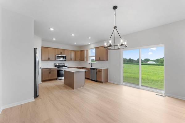 421 James Pkwy, Elko New Market, MN 55054