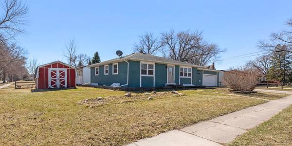 1409 13th AVE N, Moorhead, MN 56560