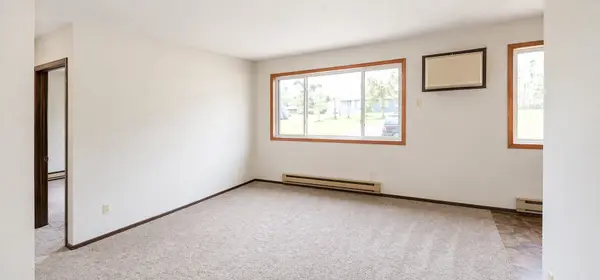 320 1st ST ##4, Clinton, MN 56225