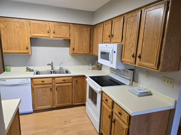 1102 Park ST W #4, Cannon Falls, MN 55009