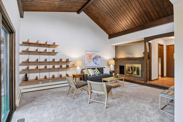 6115 Lincoln DR #353, Edina, MN 55436
