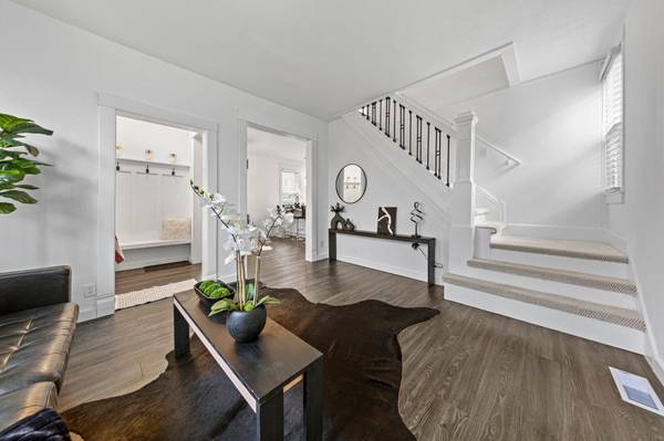 407 E Pleasant ST, Mankato, MN 56001
