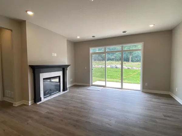 13792 Hollybrook CIR, Apple Valley, MN 55124