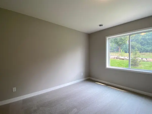 13792 Hollybrook CIR, Apple Valley, MN 55124