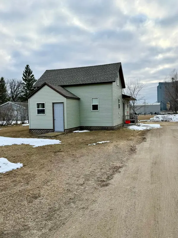 305 Harding ST S, Karlstad, MN 56732