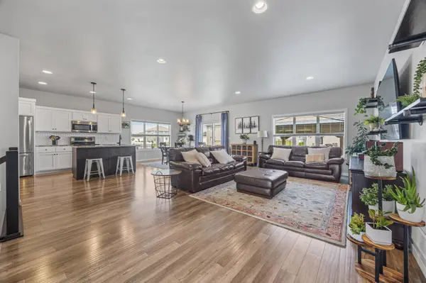 3037 Prairie Farms CIR S, Fargo, ND 58104