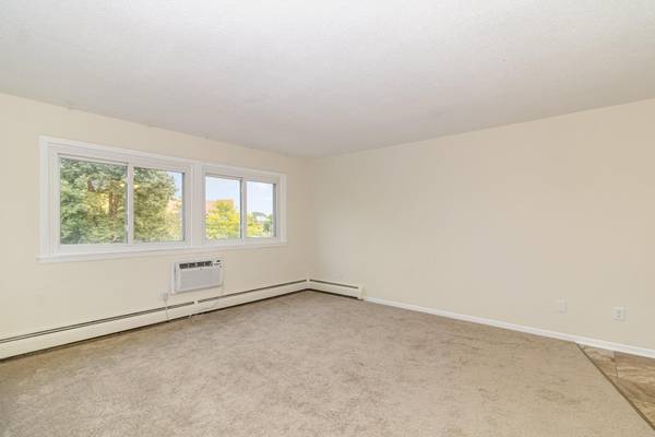2616 Harriet AVE #303, Minneapolis, MN 55408