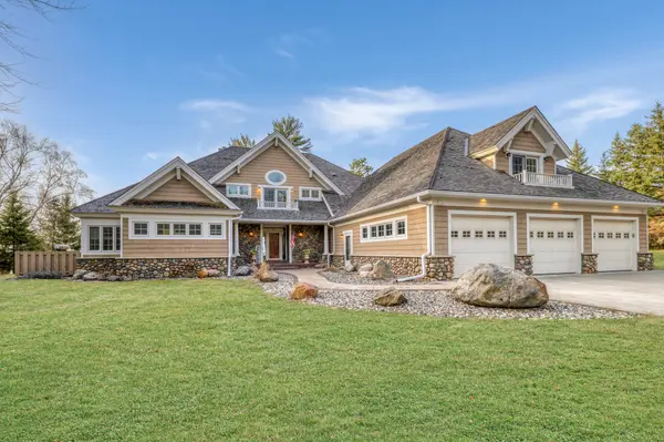 1242 Maple Leaf TRL NW, Walker, MN 56484