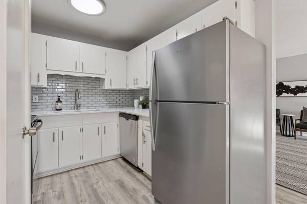 11235 12th AVE N #7, Plymouth, MN 55441