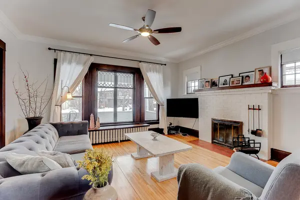 2433 W 22nd ST, Minneapolis, MN 55405