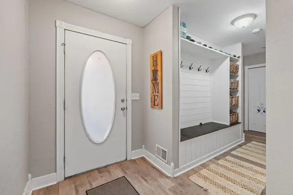 936 Golden WAY NW, Isanti, MN 55040