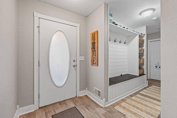 936 Golden WAY NW, Isanti, MN 55040