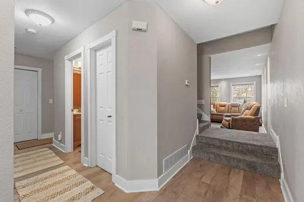 936 Golden WAY NW, Isanti, MN 55040
